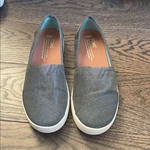 Women’s TOMS